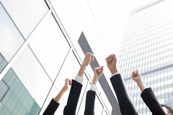 电脑cpu靠什么运算